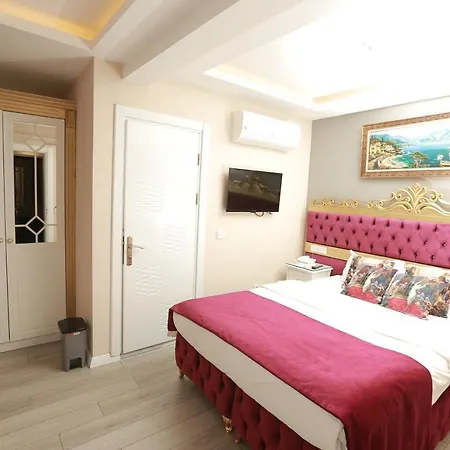 Constantinopolis Hotell 3*